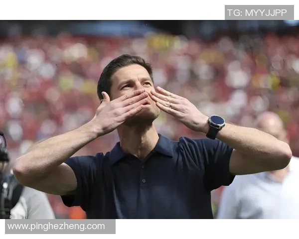 TA：皇马暂不会辞退阿隆索，但现在皇马更衣室的气氛比较严重